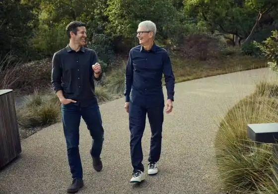 库克宣布卸任苹果CEO，约翰·特纳斯接任